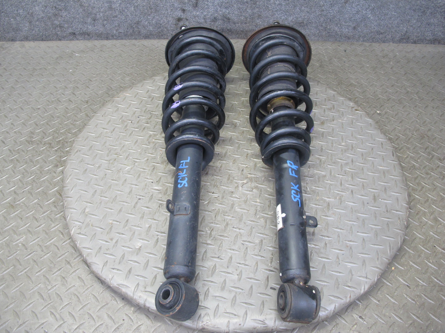 02-05 Lexus SC430 Set of 2 Front Left Right Suspension Strut Shock Absorber KYB