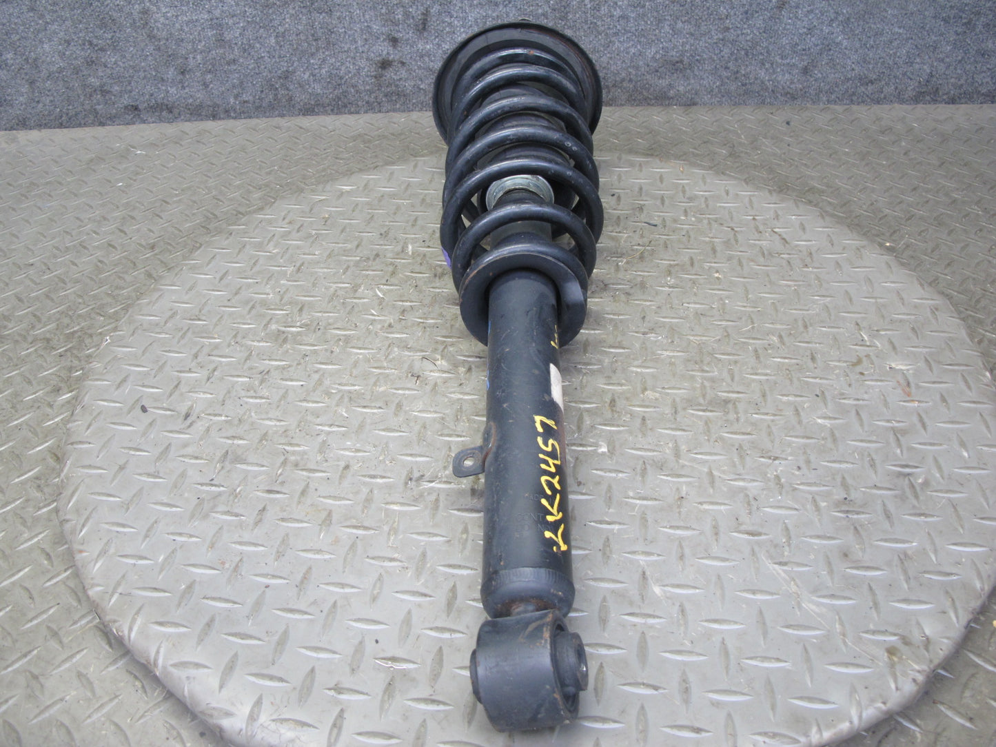02-05 Lexus SC430 Set of 2 Front Left Right Suspension Strut Shock Absorber KYB