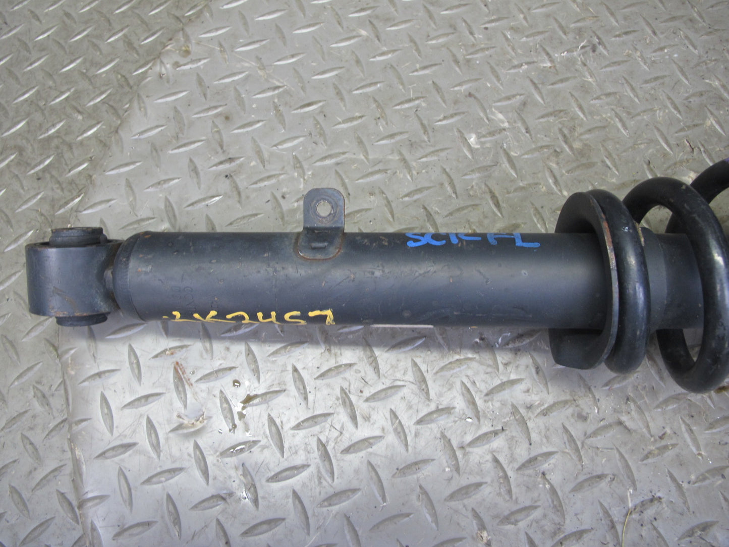 02-05 Lexus SC430 Set of 2 Front Left Right Suspension Strut Shock Absorber KYB