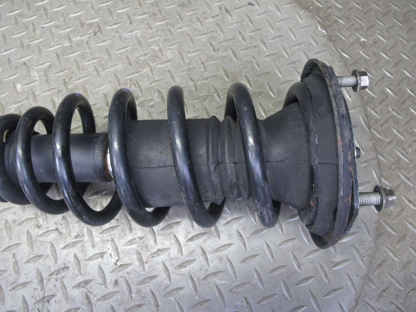 02-05 Lexus SC430 Set of 2 Front Left Right Suspension Strut Shock Absorber KYB