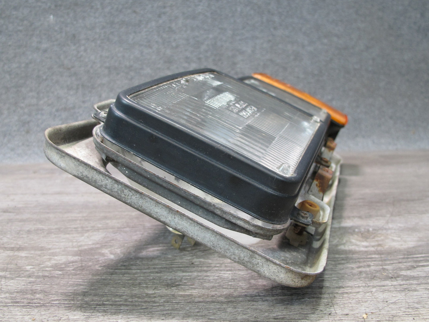 86-88 VW Scirocco MK2 Set of 2 Front Left & Right Headlight Turn Signal Lamp OEM