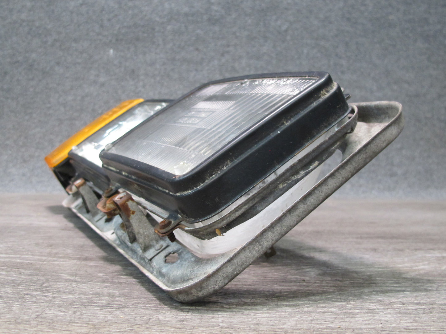 86-88 VW Scirocco MK2 Set of 2 Front Left & Right Headlight Turn Signal Lamp OEM