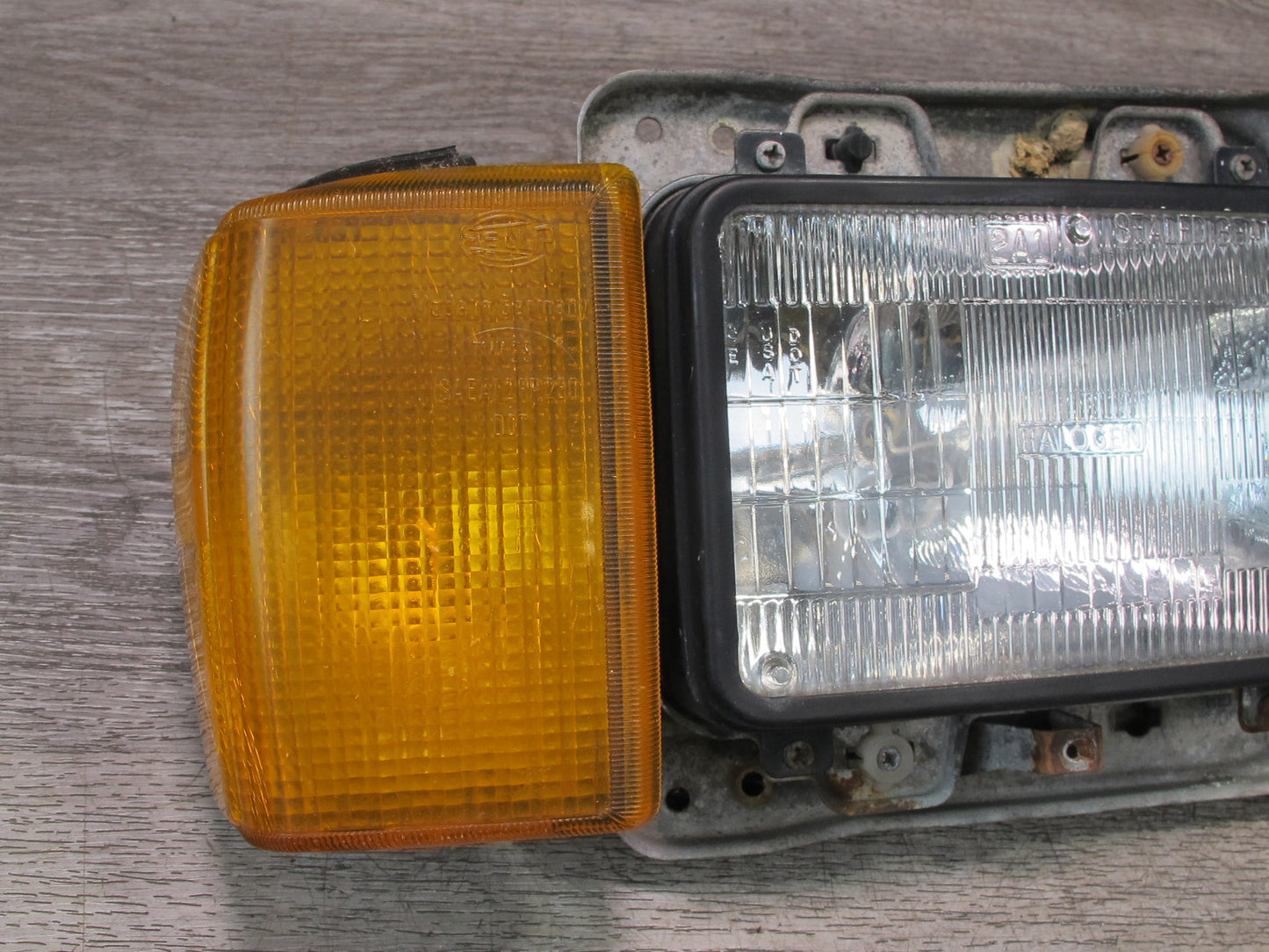 86-88 VW Scirocco MK2 Set of 2 Front Left & Right Headlight Turn Signal Lamp OEM