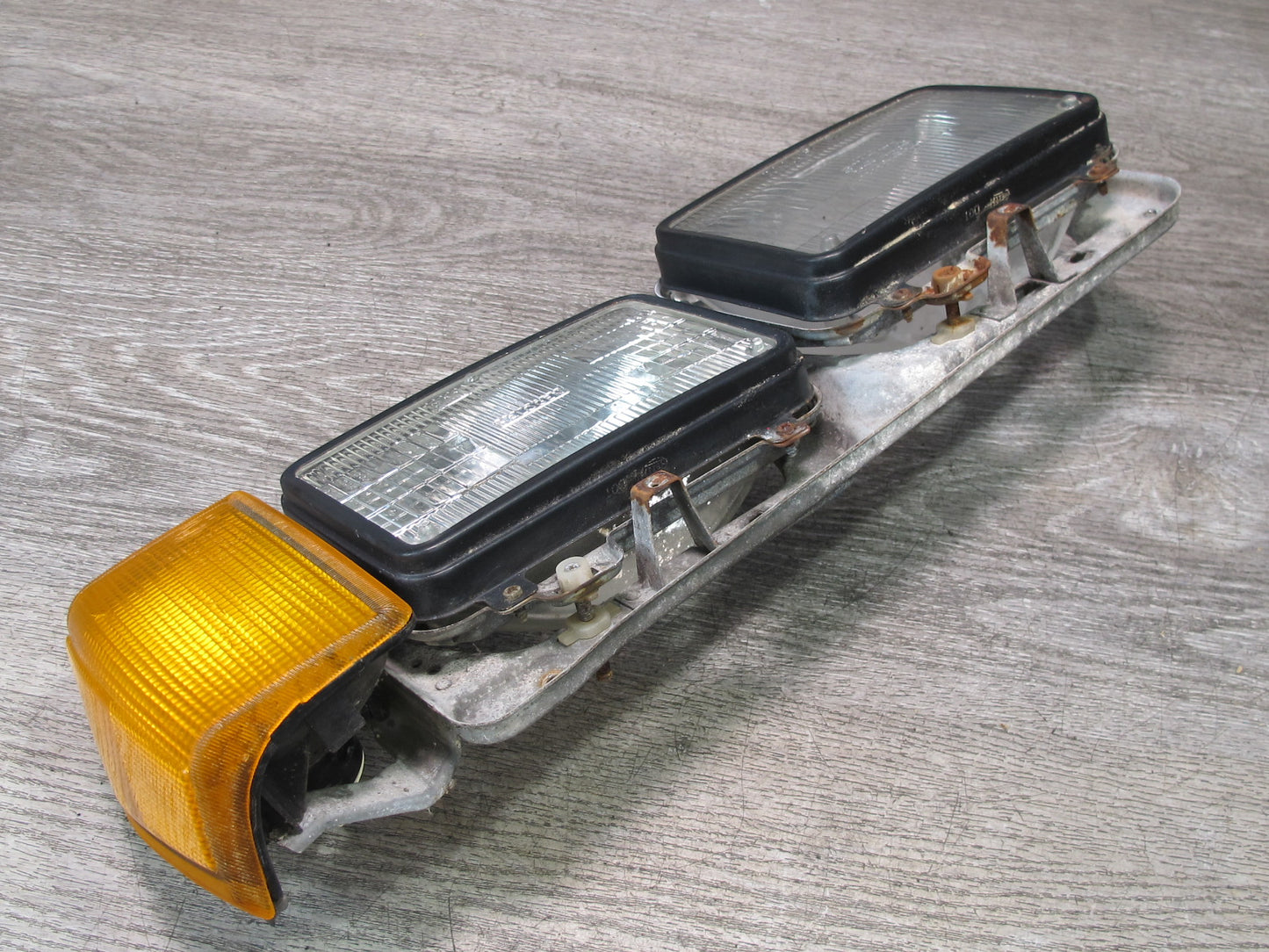 86-88 VW Scirocco MK2 Set of 2 Front Left & Right Headlight Turn Signal Lamp OEM