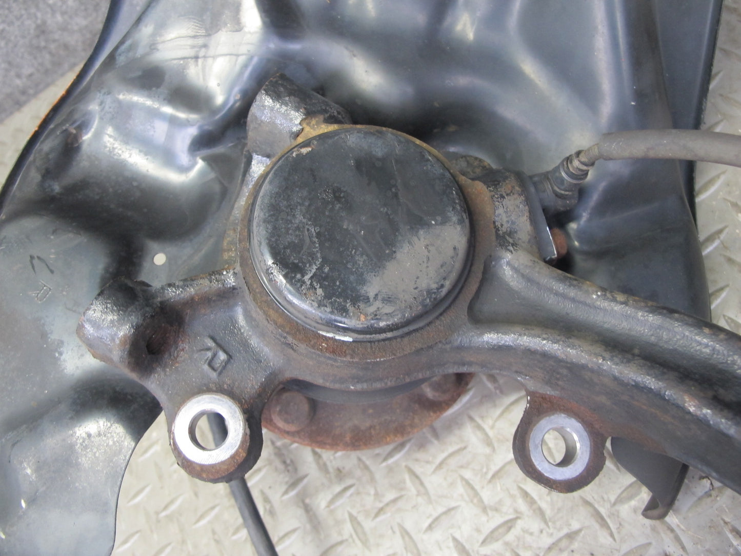 02-10 Lexus SC430 Front Right Side Spindle Knuckle Wheel Hub Bearing OEM