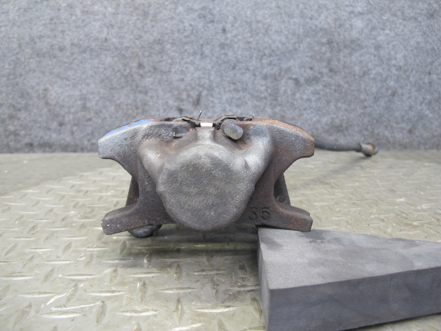 02-10 Lexus Z40 SC430 Set of 2 Rear Left & Right Brake Caliper OEM