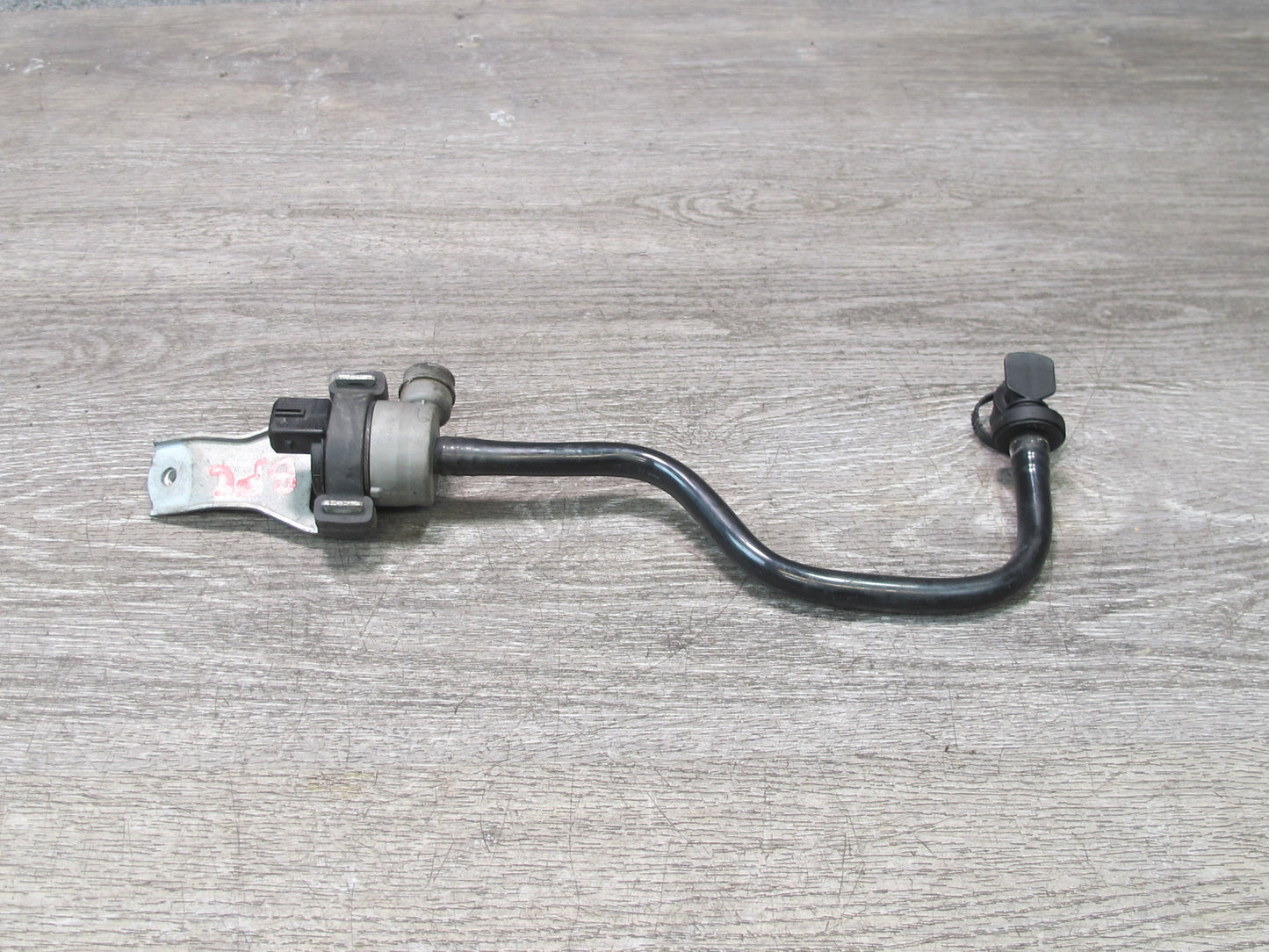 11-13 BMW F07 F10 550I 4.4L N63 Fuel Vapor Purge Vent Valve w Bracket Mount OEM