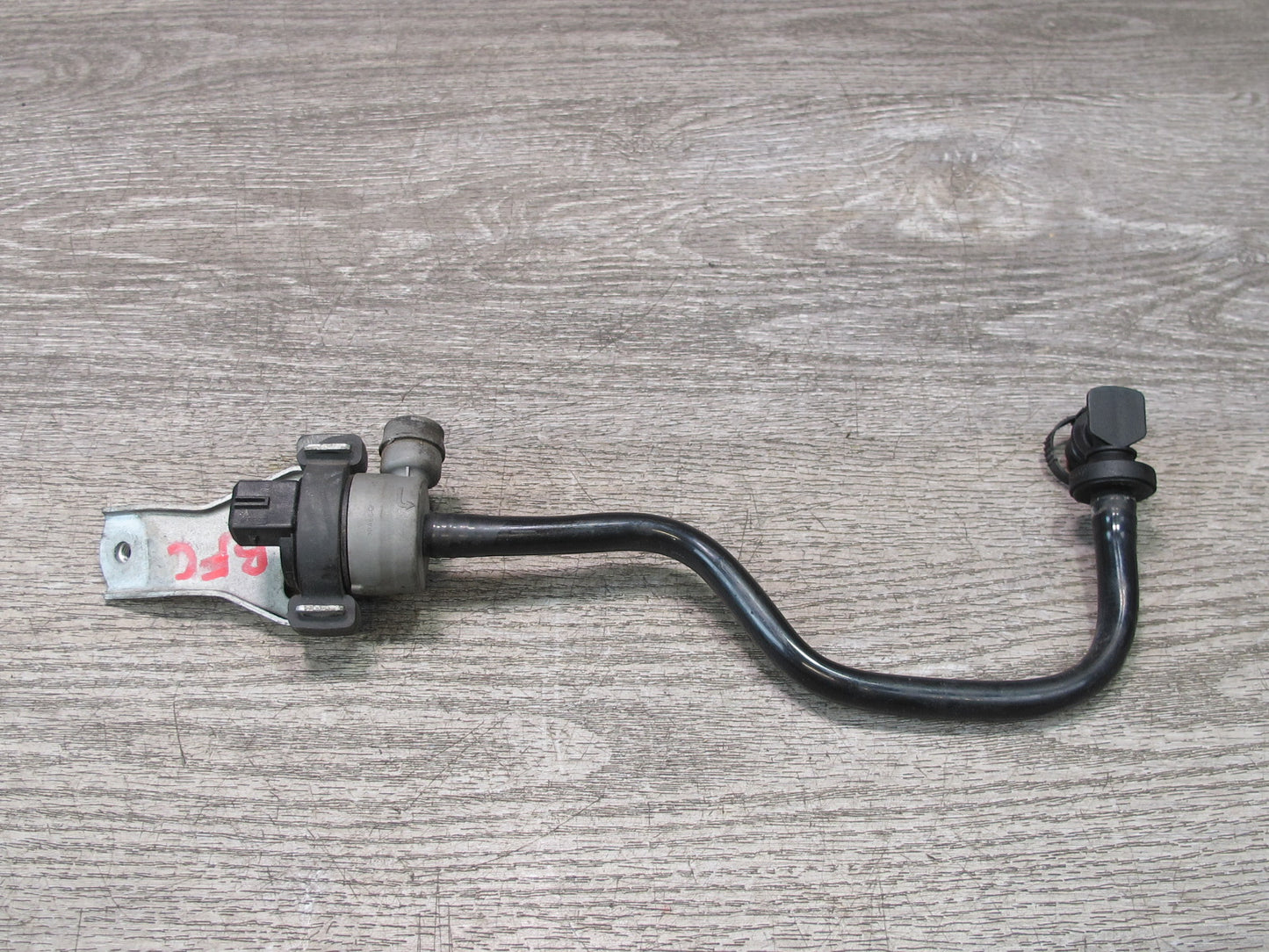 11-13 BMW F07 F10 550I 4.4L N63 Fuel Vapor Purge Vent Valve w Bracket Mount OEM