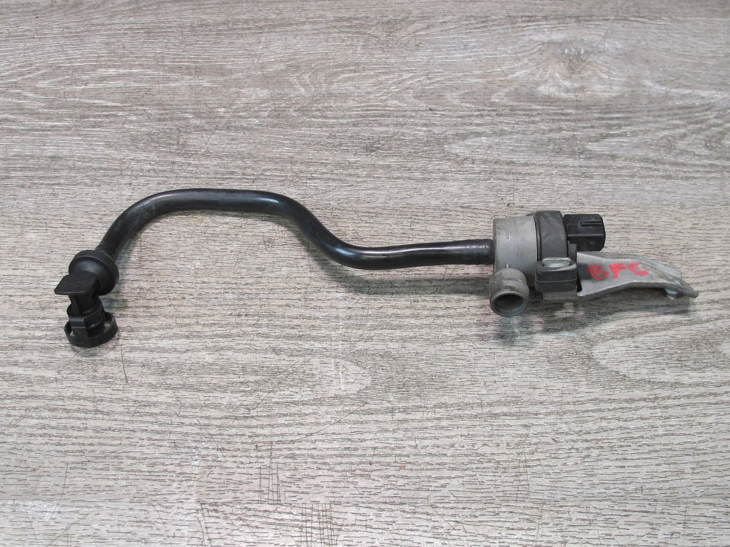 11-13 BMW F07 F10 550I 4.4L N63 Fuel Vapor Purge Vent Valve w Bracket Mount OEM
