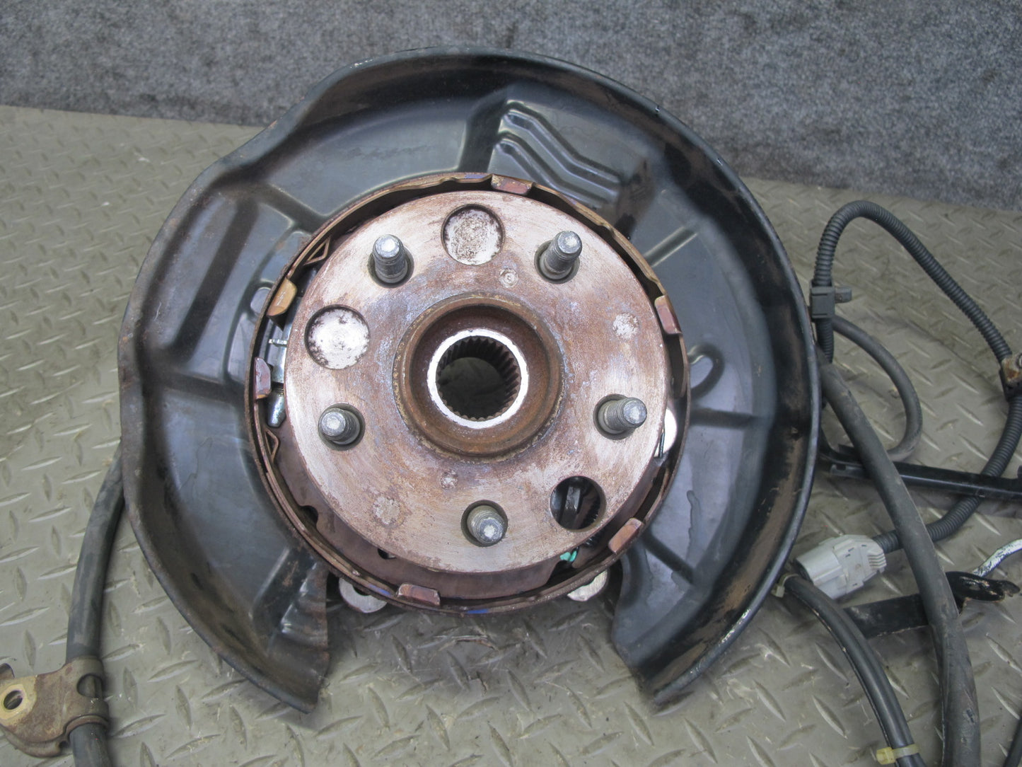 02-10 Lexus SC430 Rear Left Driver Side Spindle Knuckle Wheel Hub Bearing OEM