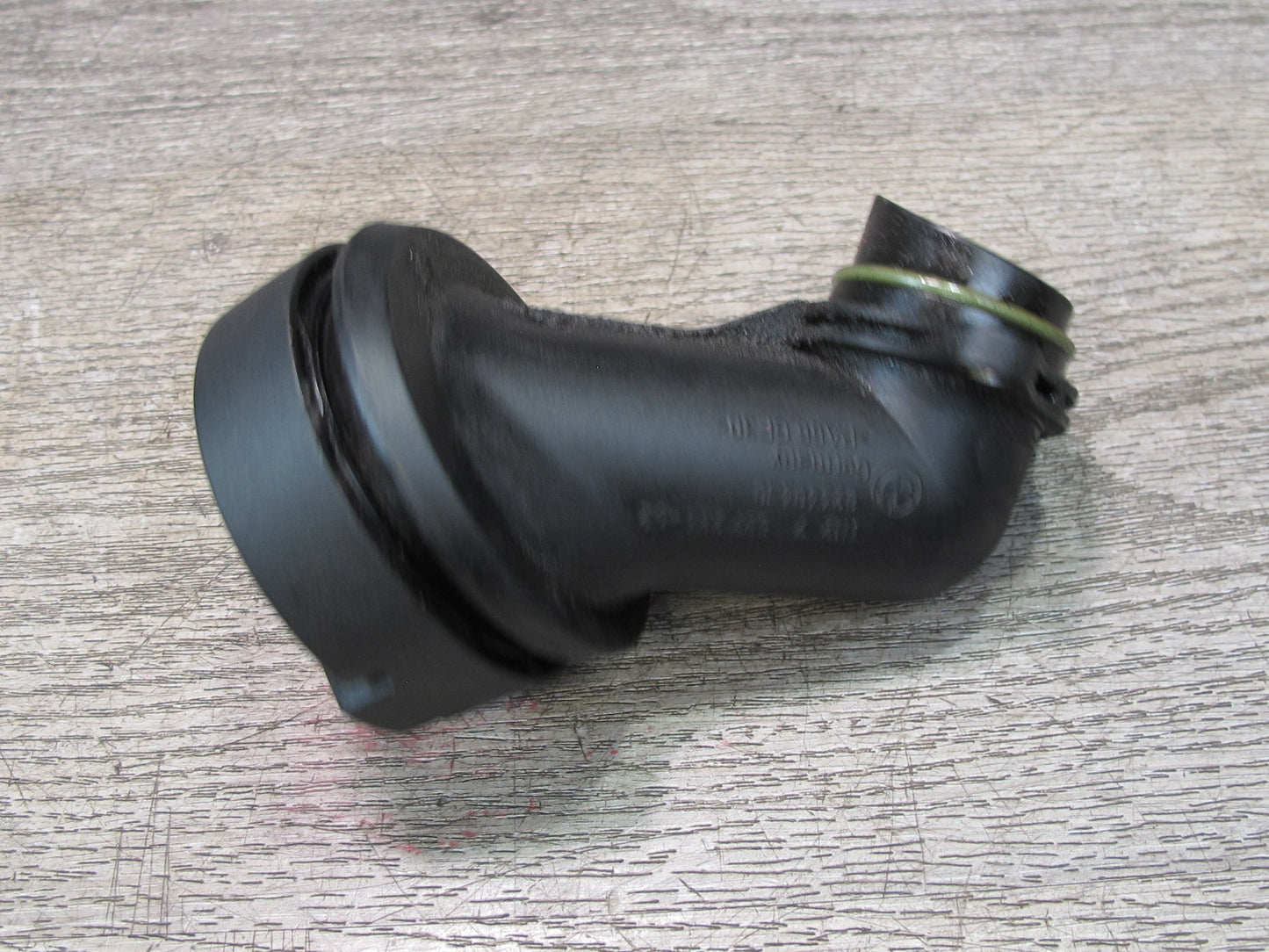 11-16 BMW F01 F02 F07 F12 F10 550i N63 Engine Oil Filler Neck w Cap 7507224 OEM