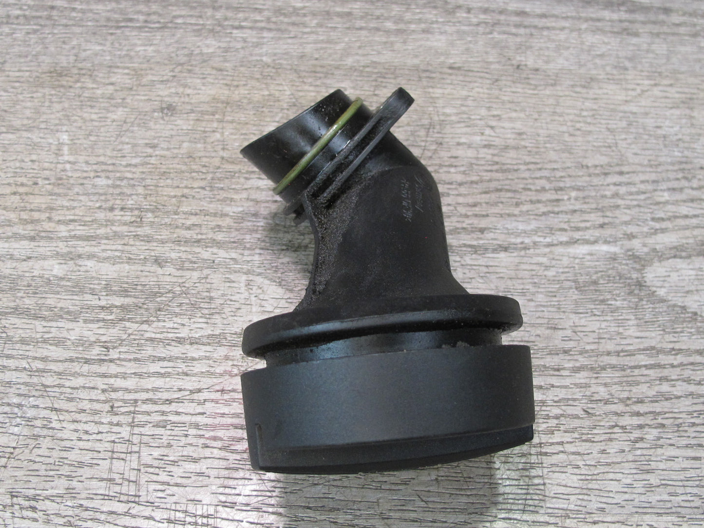 11-16 BMW F01 F02 F07 F12 F10 550i N63 Engine Oil Filler Neck w Cap 7507224 OEM