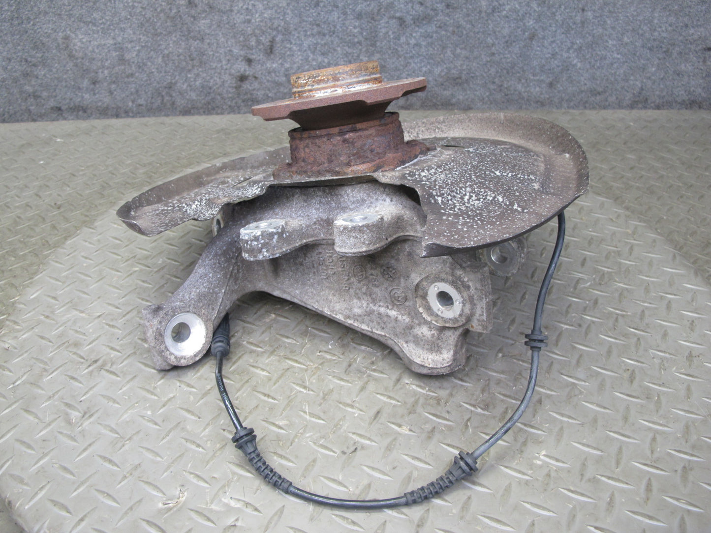 11-16 BMW F10 5-SERIES 550i AWD Rear Left Spindle Knuckle Wheel Hub Bearing OEM