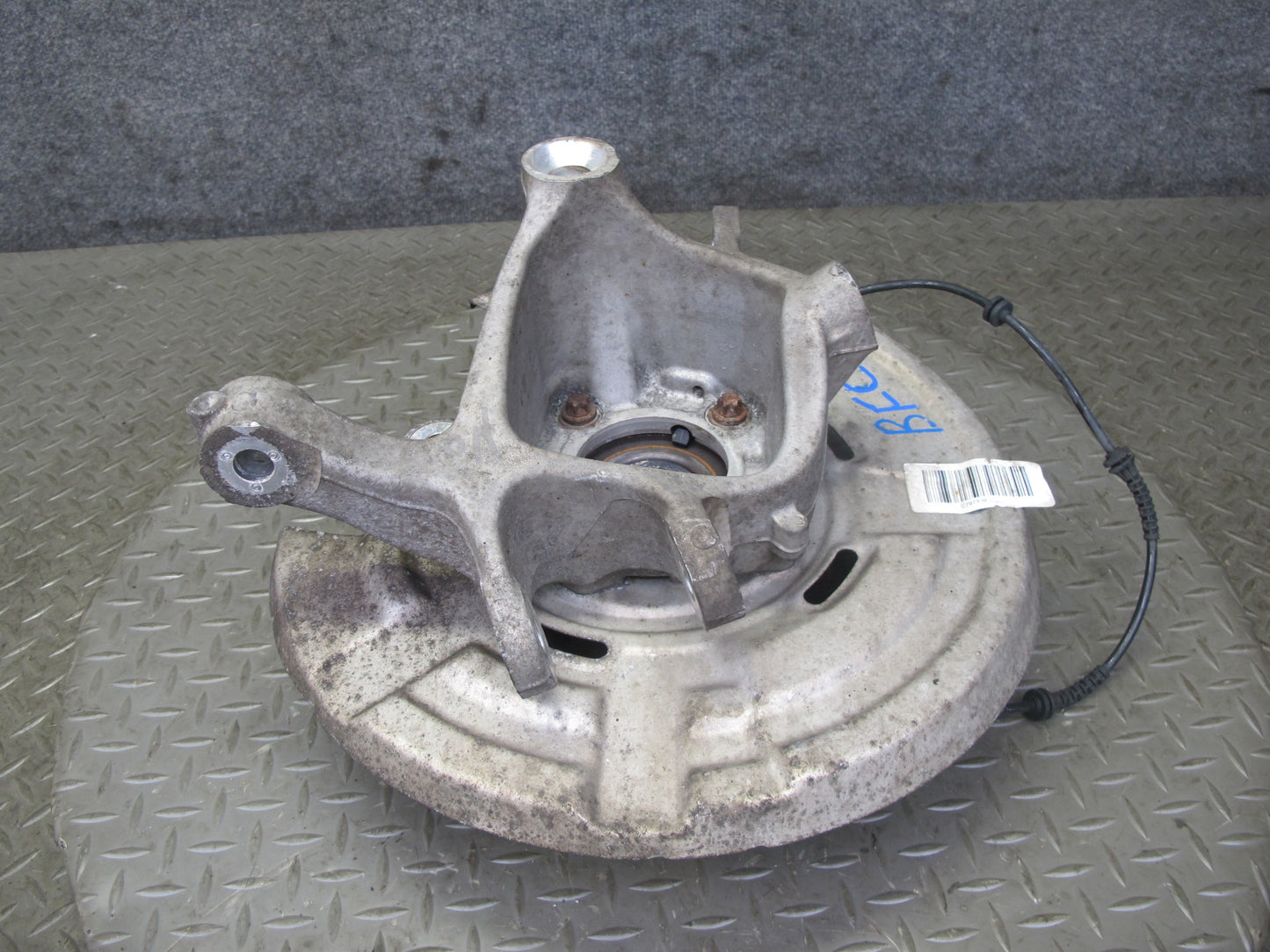 11-16 BMW F10 5-SERIES 550i AWD Rear Left Spindle Knuckle Wheel Hub Bearing OEM