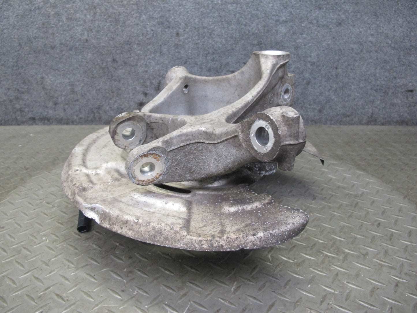 11-16 BMW F10 5-SERIES 550i AWD Rear Right Spindle Knuckle Wheel Hub Bearing OEM