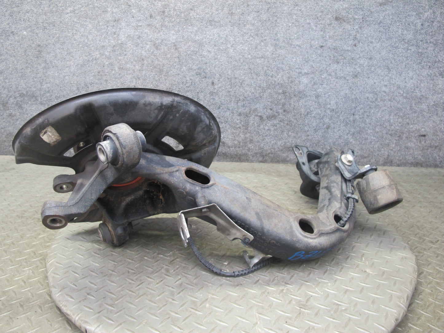 09-16 BMW E89 Z4 Rear Right Spindle Knuckle Wheel Hub Trailing Arm 105K Mile OEM