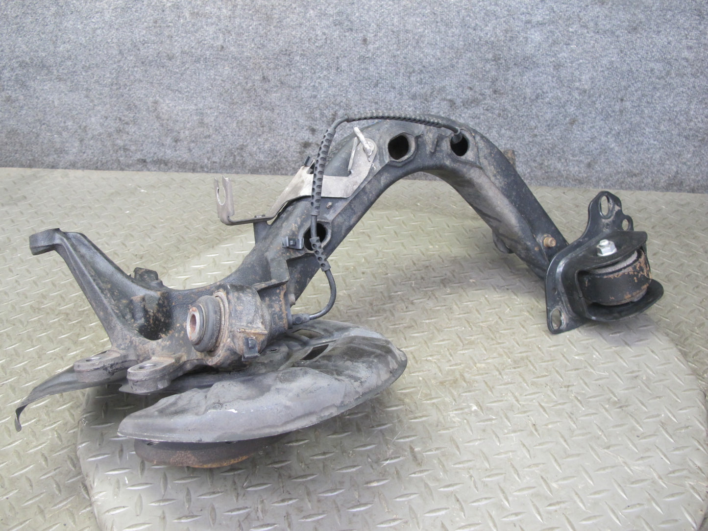 09-16 BMW E89 Z4 Rear Right Spindle Knuckle Wheel Hub Trailing Arm 105K Mile OEM
