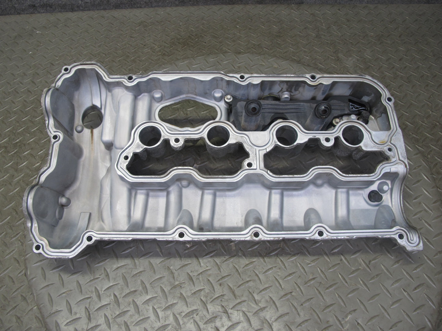 11-13 BMW F07 F12 F10 550I N63 Right Engine Cylinder Head Valve Cover 103K OEM