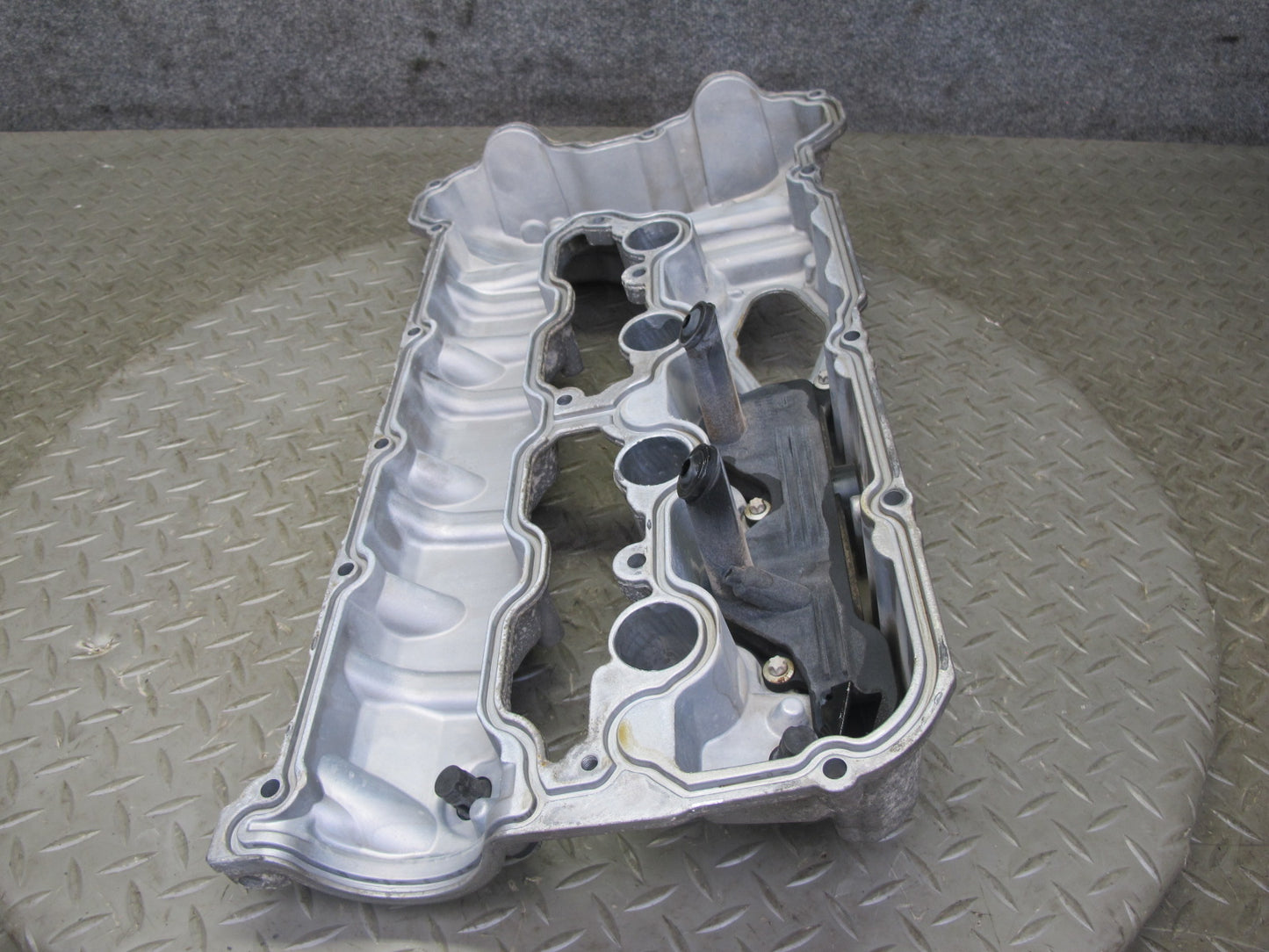11-13 BMW F07 F12 F10 550I N63 Right Engine Cylinder Head Valve Cover 103K OEM