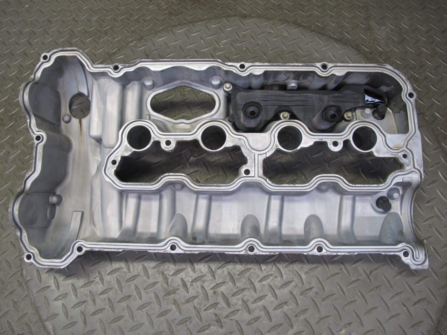 11-13 BMW F07 F12 F10 550I N63 Right Engine Cylinder Head Valve Cover 103K OEM
