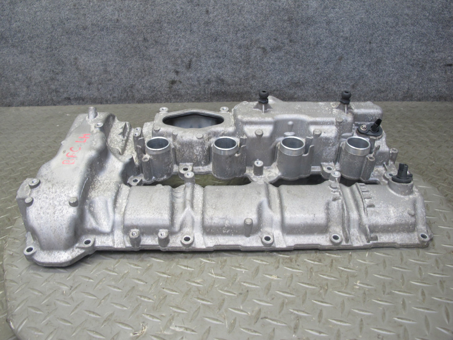 11-13 BMW F07 F12 F10 550I N63 Left Engine Cylinder Head Valve Cover 103K OEM