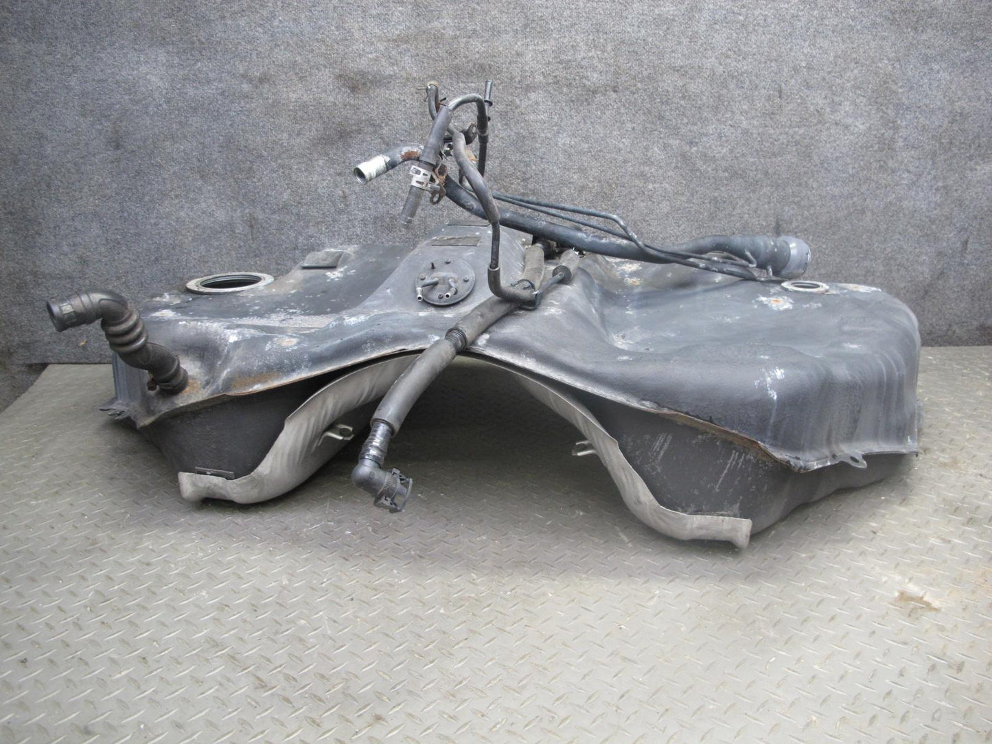 01-05 Lexus UCF30L LS430 Gas Fuel Tank w Filler Neck & Heat Shield Assembly OEM