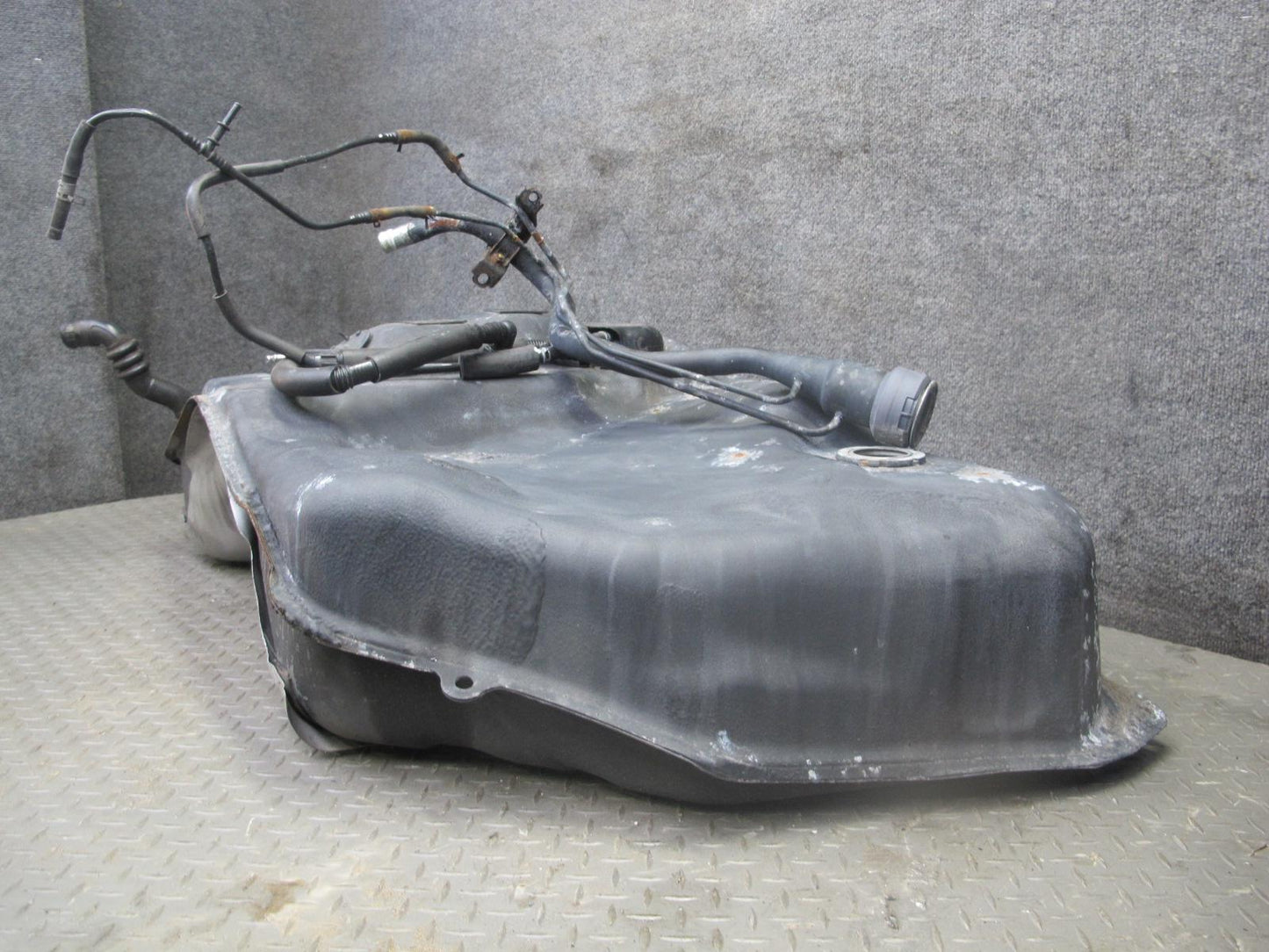 01-05 Lexus UCF30L LS430 Gas Fuel Tank w Filler Neck & Heat Shield Assembly OEM