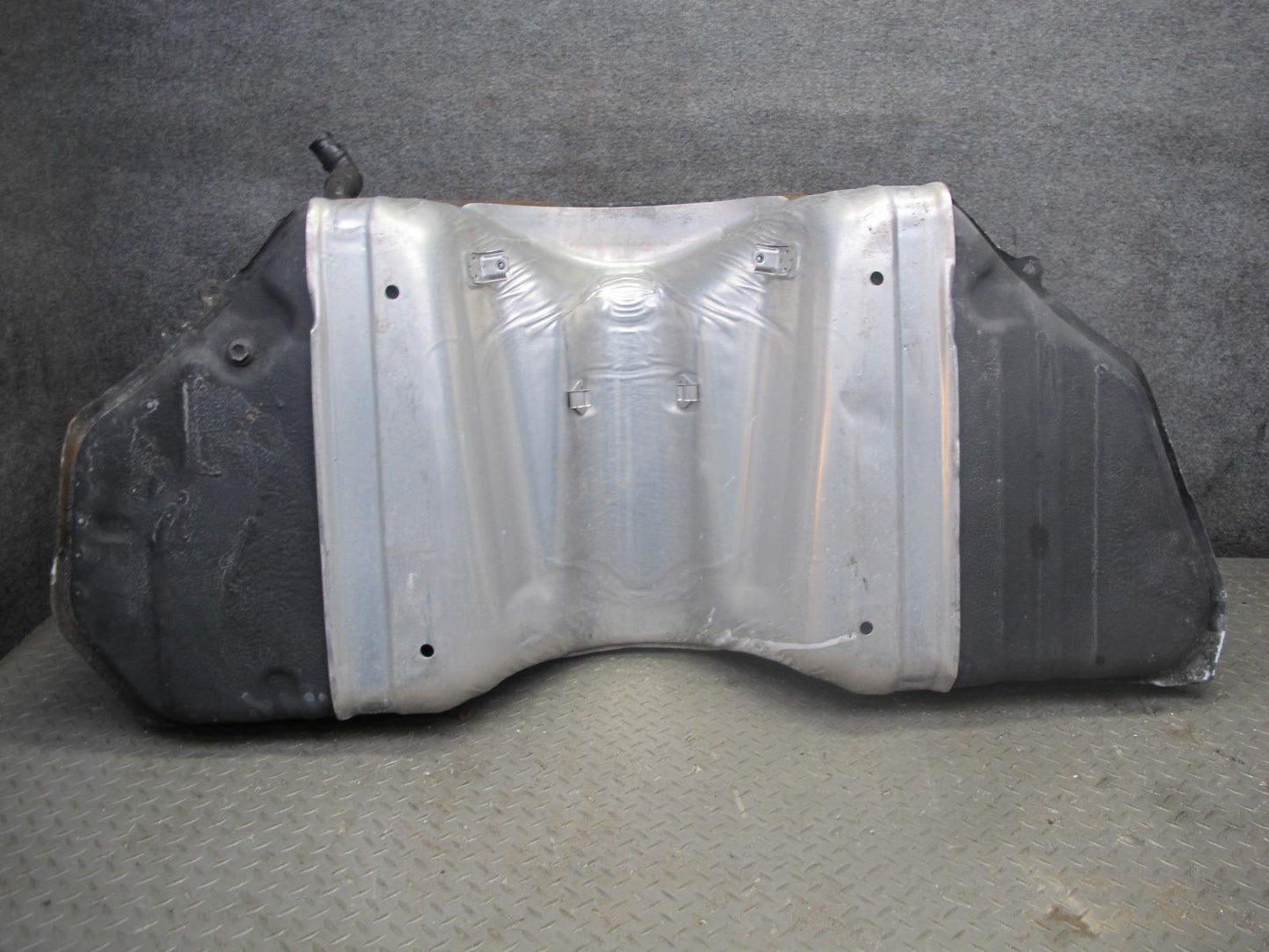 01-05 Lexus UCF30L LS430 Gas Fuel Tank w Filler Neck & Heat Shield Assembly OEM