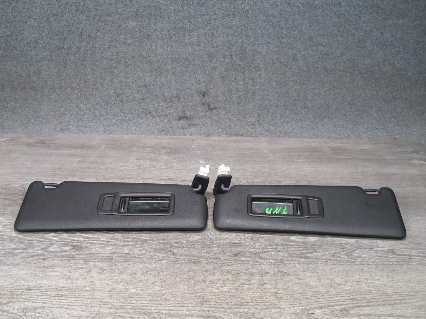 12-18 BMW F30 F31 328i 335i Set of 2 Front Left & Right Sun Visor Black OEM