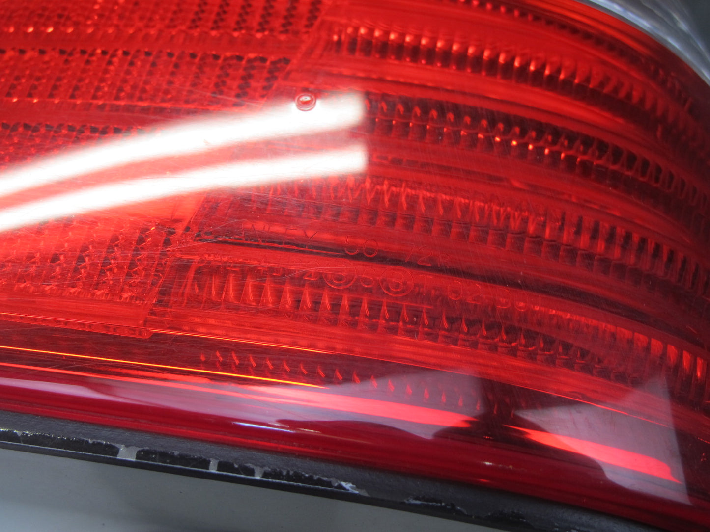 04-06 Lexus UCF30L LS430 Set of 2 Rear Left & Right Outer Tail Light Lamp OEM