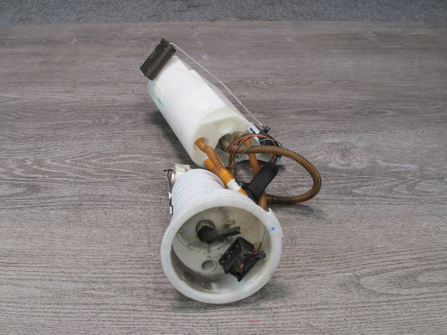 09-16 BMW E89 Z4 35i 35iS N54 Fuel Pump & Pressure Regulator Assembly OEM