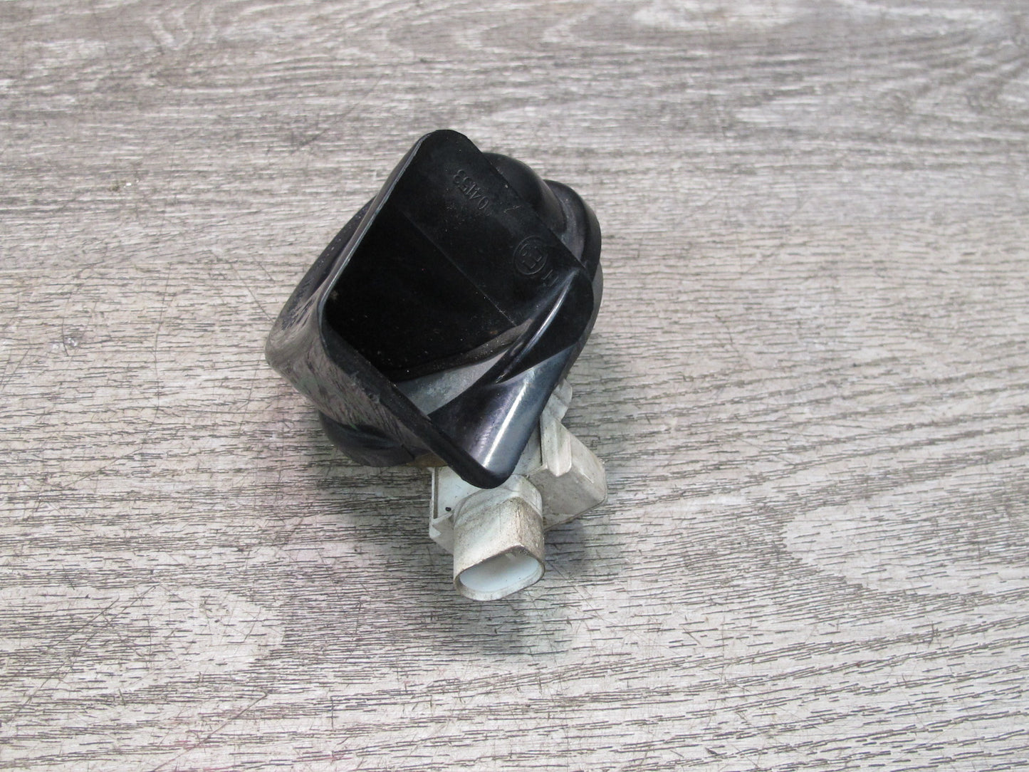 12-16 BMW F30 F32 F34 F36 328i 335i Set of 2 High & Low Tone Note Pitch Horn OEM