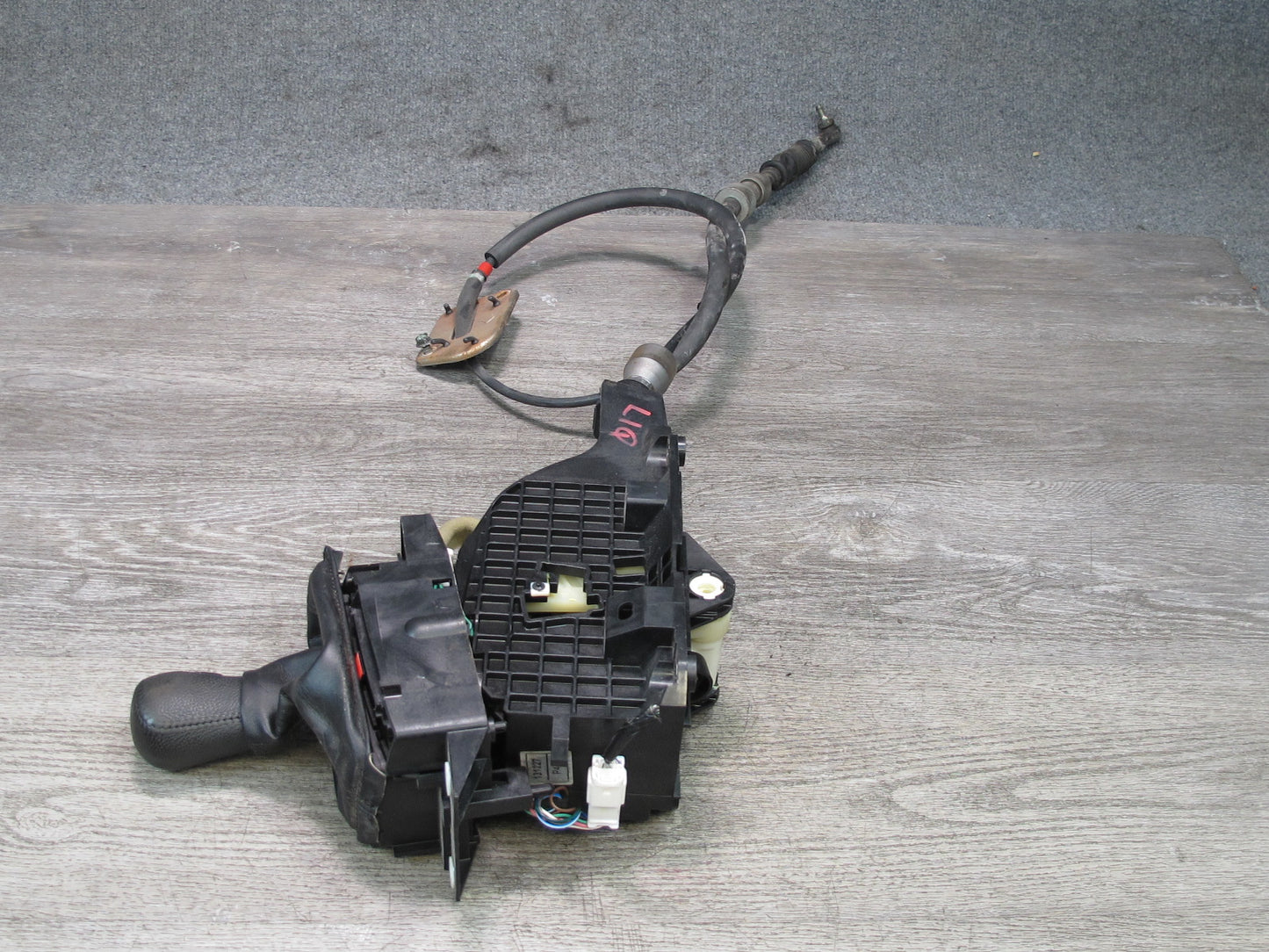 2014-2015 Infiniti QX60 Automatic Transmission Floor Gear Shifter Selector Assy