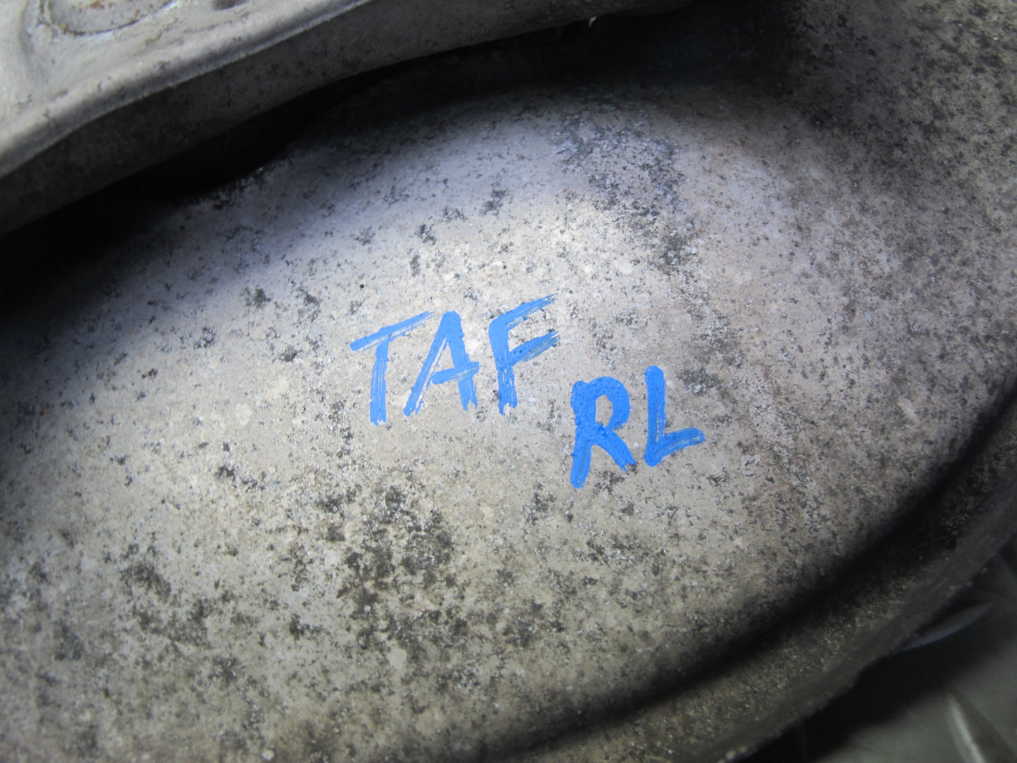 10-16 Audi B8 A4 S4 AWD Rear Left Spindle Knuckle Wheel Hub 8K0505431AR OEM