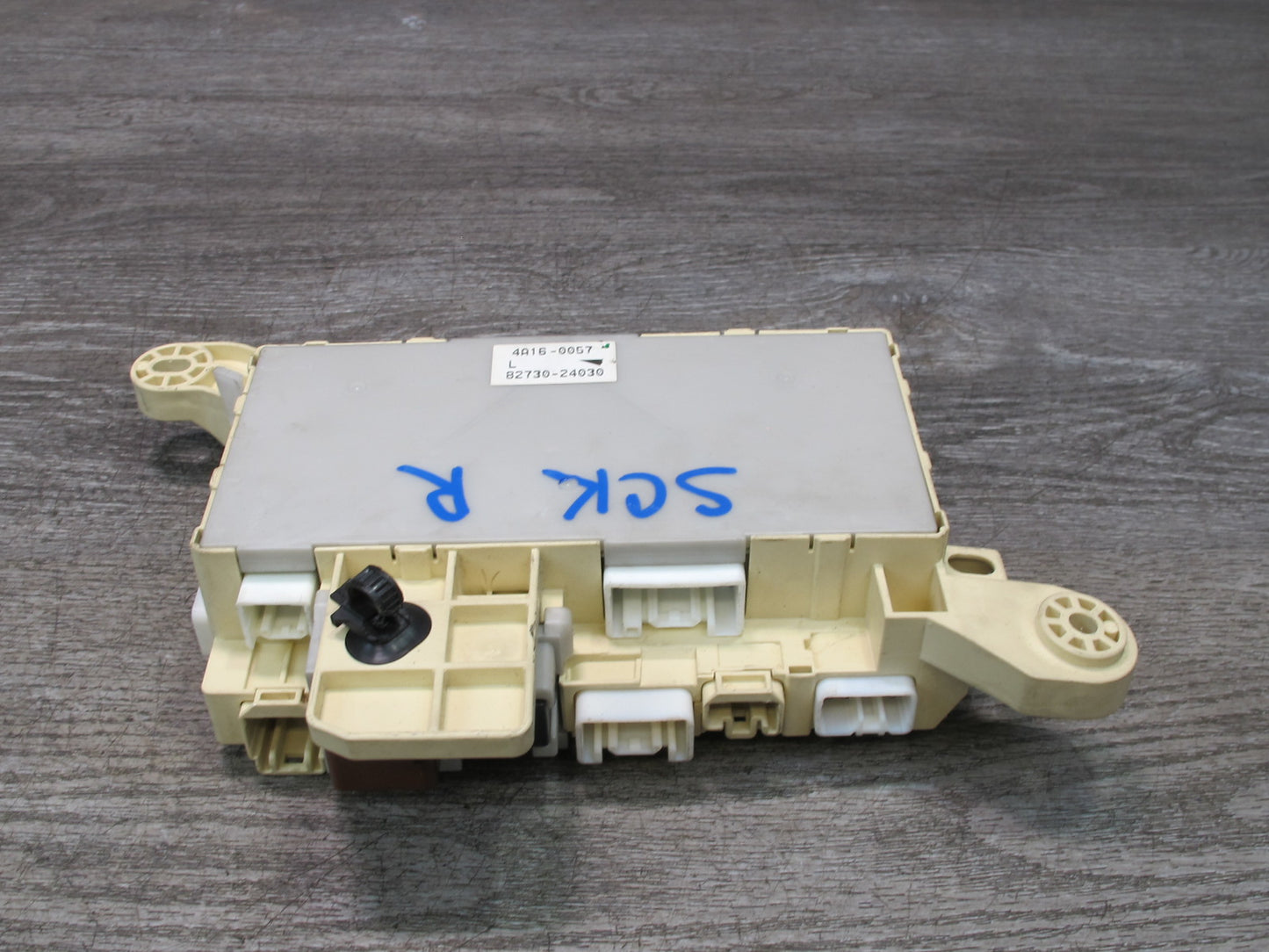 02-05 Lexus Z40 SC430 Front Right Dashboard Fuse Box Module 82730-24030 OEM