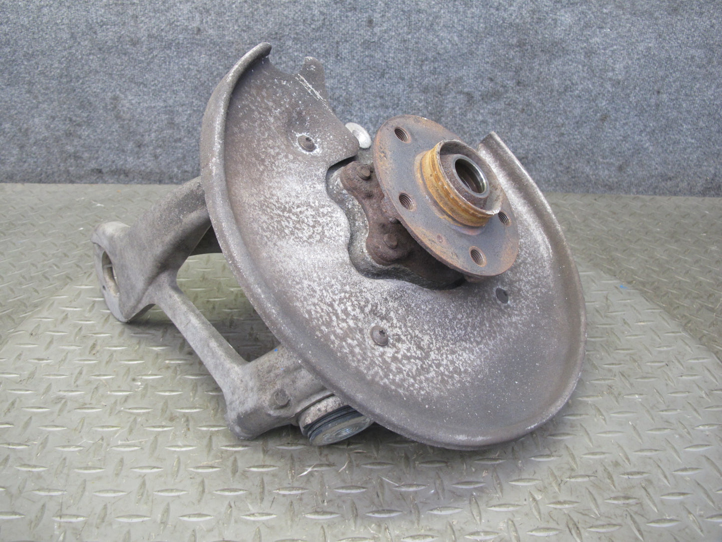 10-16 Audi B8 A4 S4 AWD Rear Left Spindle Knuckle Wheel Hub 8K0505431AR OEM