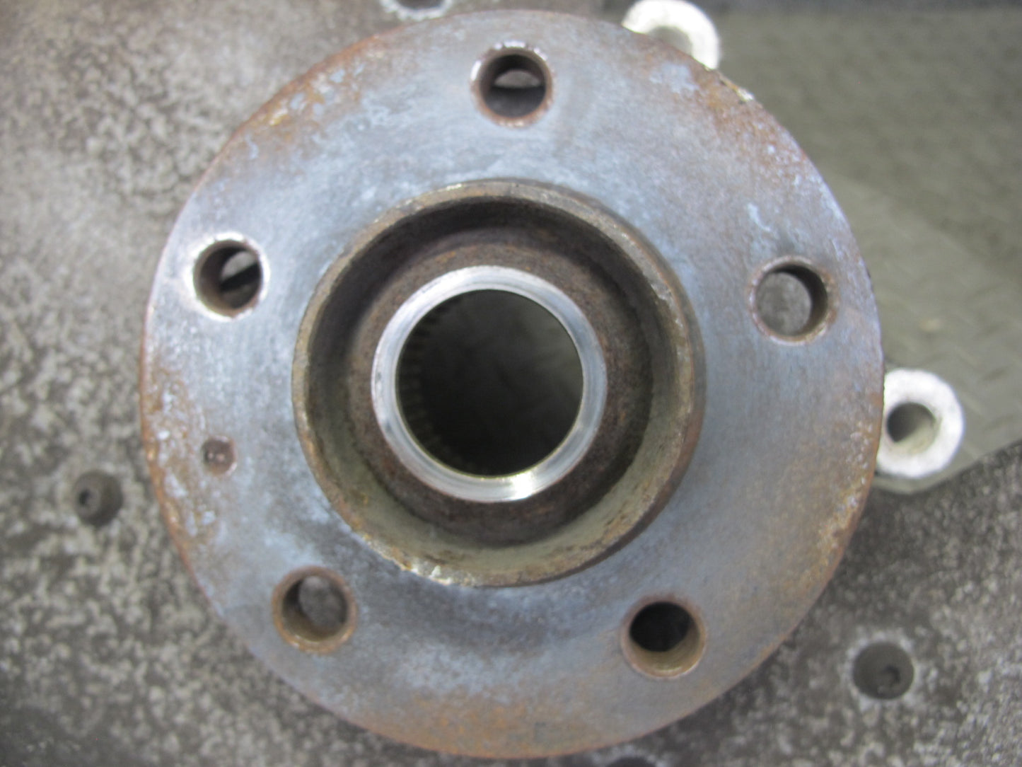 10-16 Audi B8 A4 S4 AWD Rear Left Spindle Knuckle Wheel Hub 8K0505431AR OEM