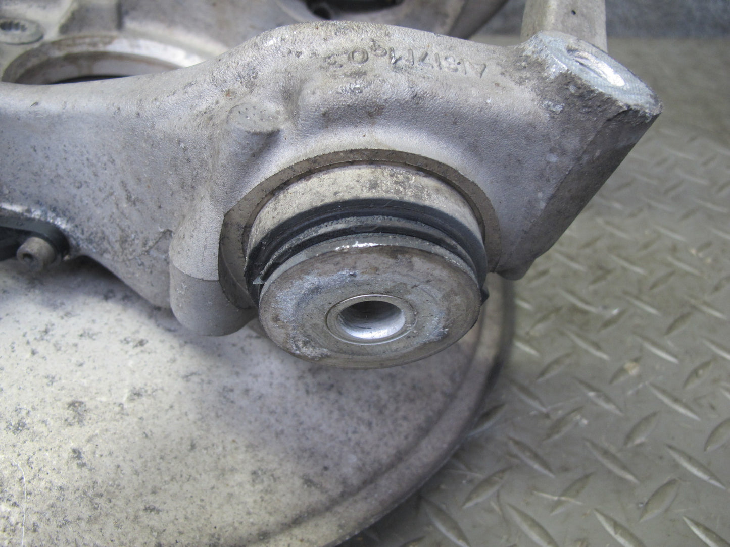 10-16 Audi B8 A4 S4 AWD Rear Left Spindle Knuckle Wheel Hub 8K0505431AR OEM