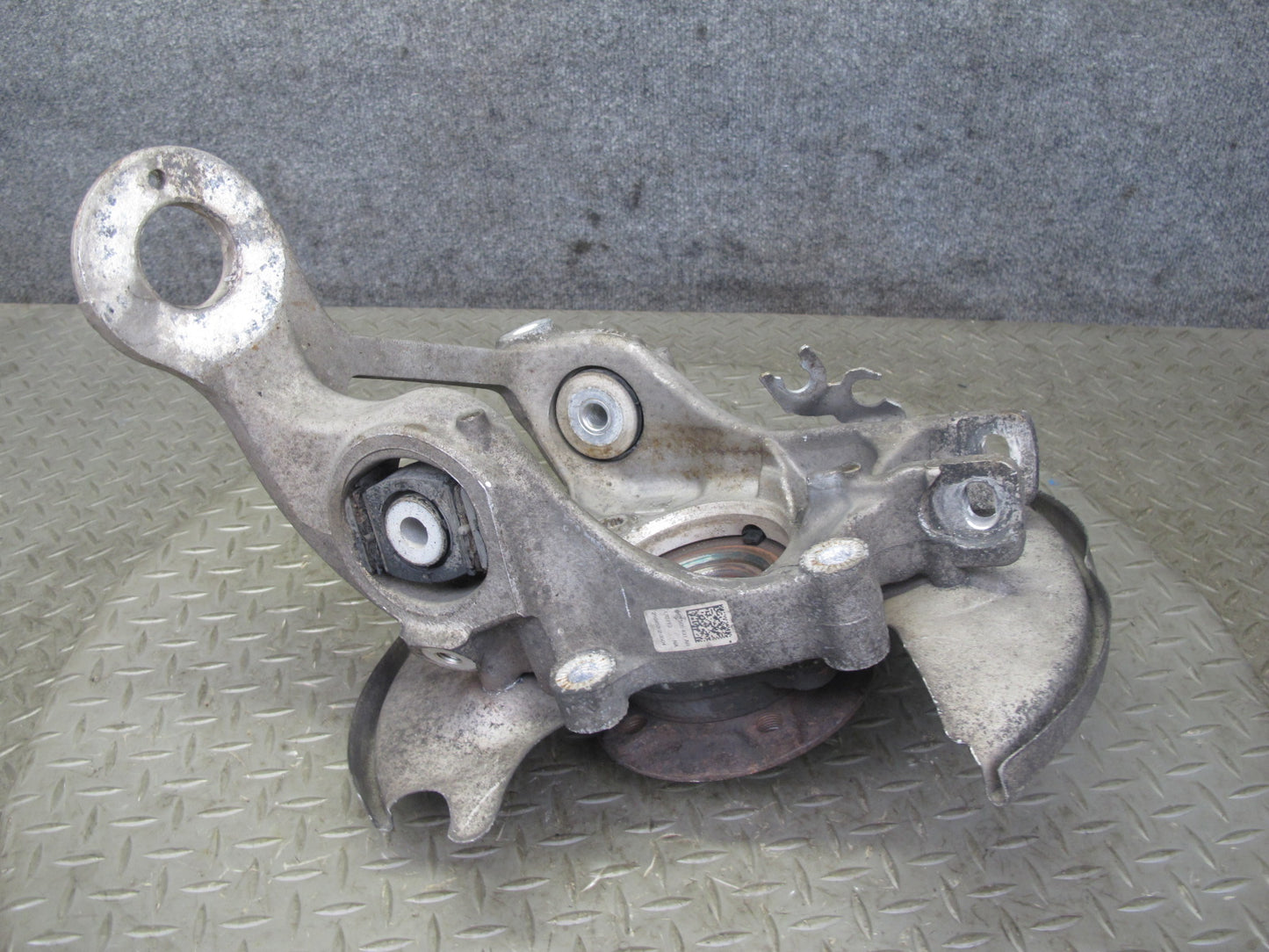 10-16 Audi B8 A4 S4 AWD Rear Left Spindle Knuckle Wheel Hub 8K0505431AR OEM