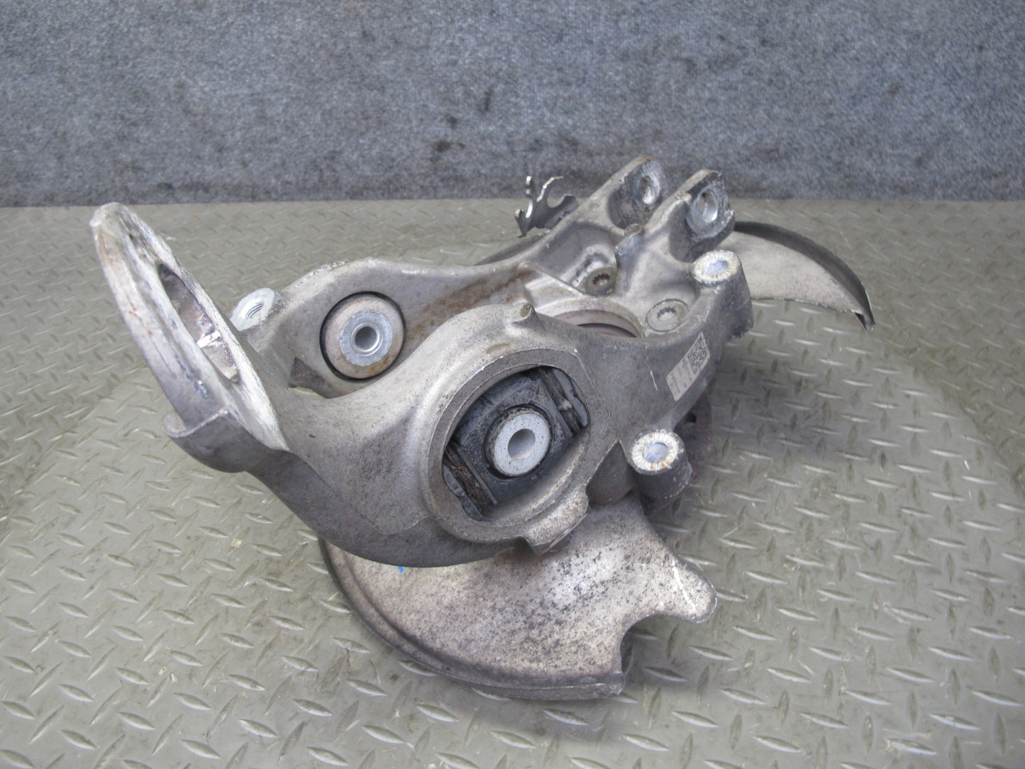 10-16 Audi B8 A4 S4 AWD Rear Left Spindle Knuckle Wheel Hub 8K0505431AR OEM