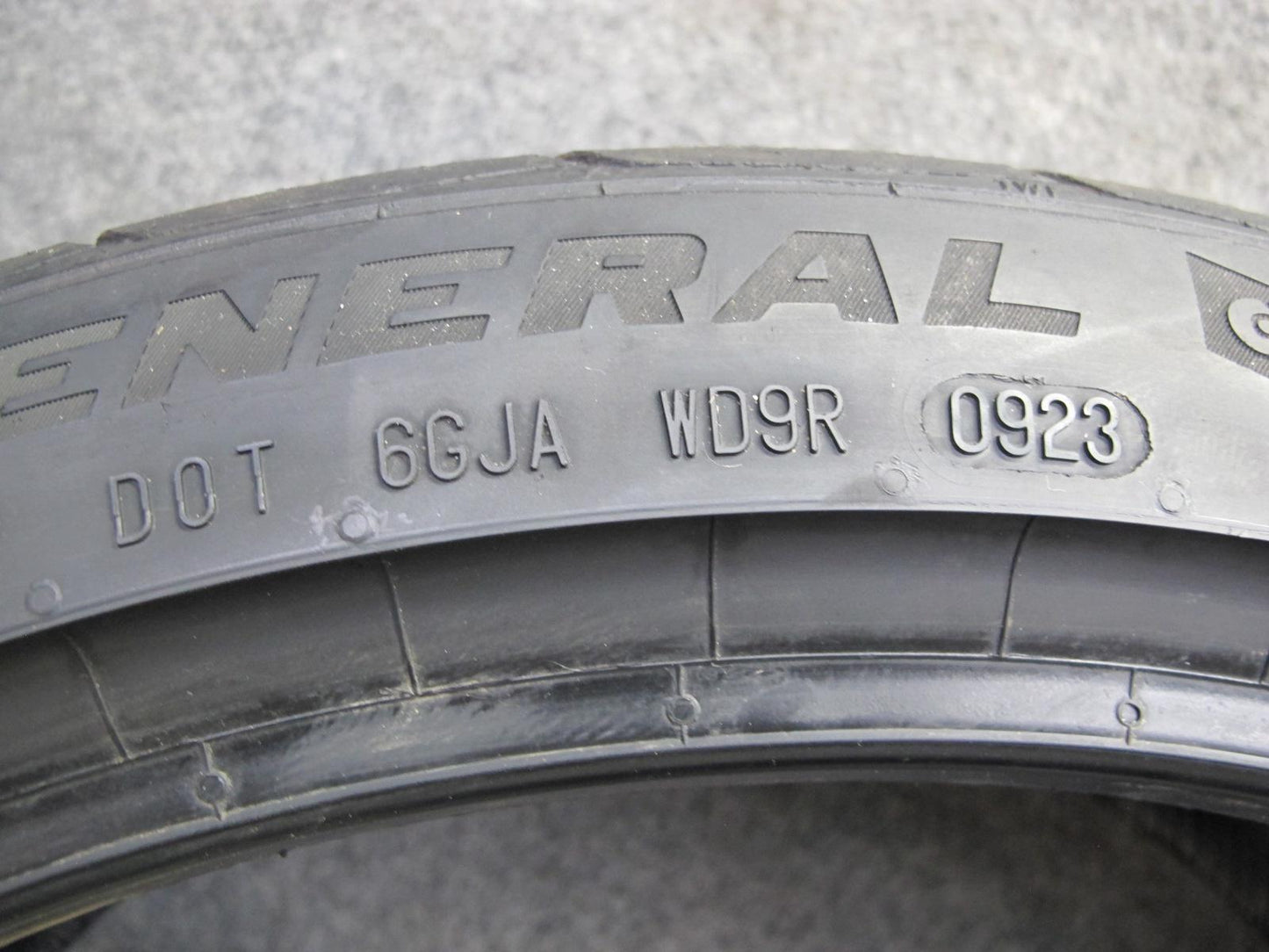 General G-max AS-05 ALL Season Tire 225/40 ZR19 93W 0923 7/32 Tread