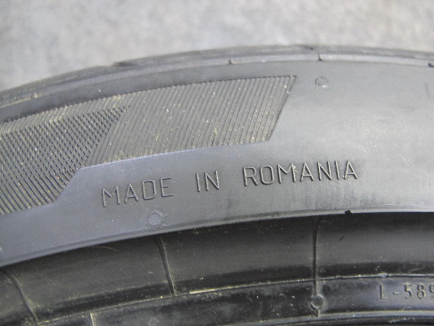 General G-max AS-05 ALL Season Tire 225/40 ZR19 93W 0923 7/32 Tread