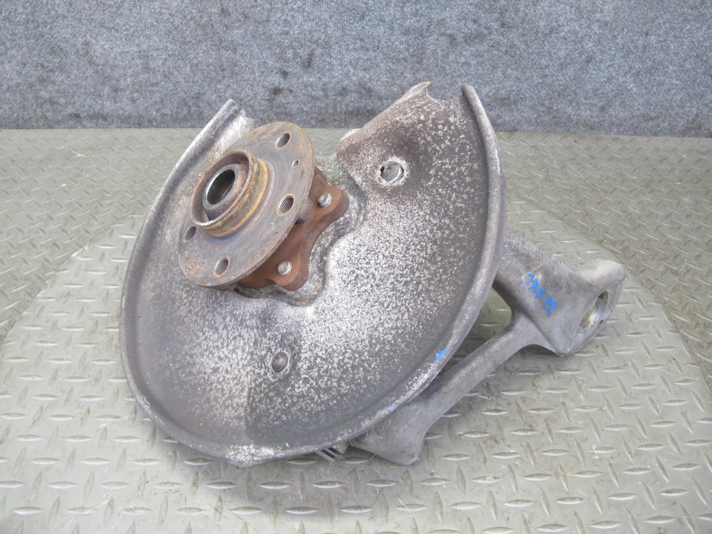 10-16 Audi B8 A4 S4 AWD Rear Right Spindle Knuckle Wheel Hub 8K0505432AR OEM