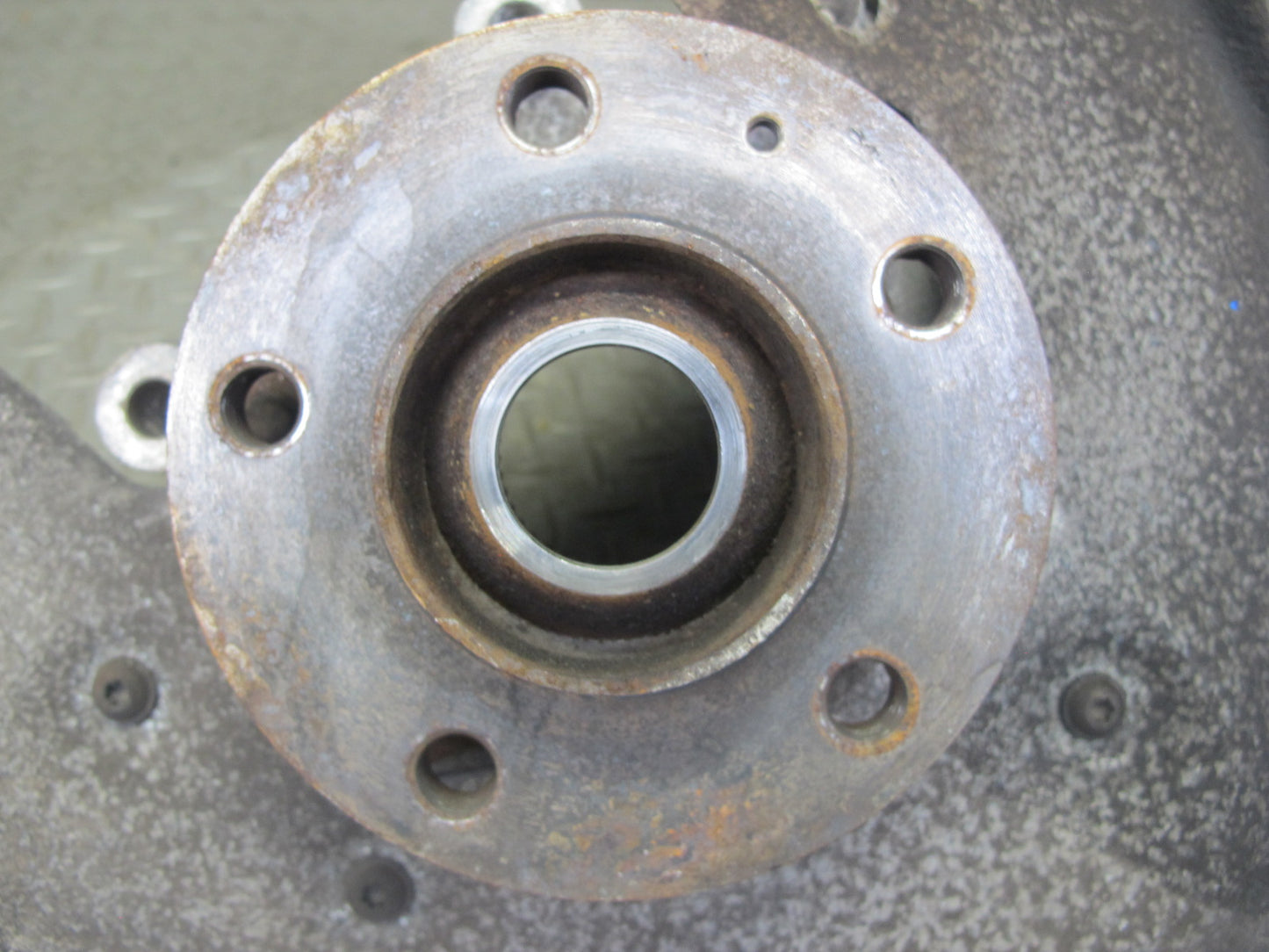 10-16 Audi B8 A4 S4 AWD Rear Right Spindle Knuckle Wheel Hub 8K0505432AR OEM