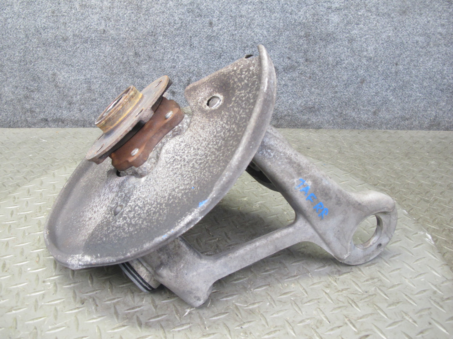 10-16 Audi B8 A4 S4 AWD Rear Right Spindle Knuckle Wheel Hub 8K0505432AR OEM