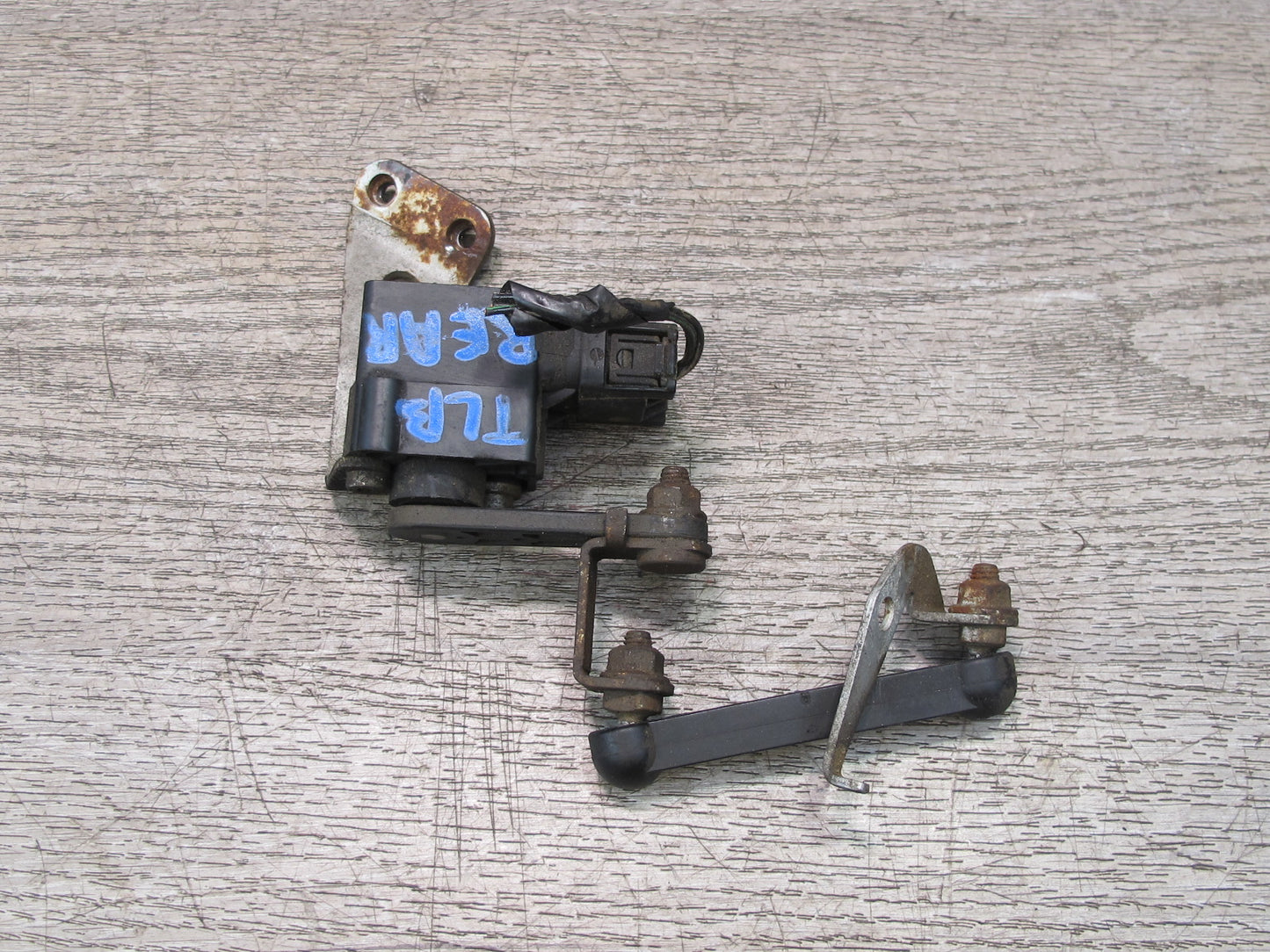 2001-2006 BMW E46 M3 3-SERIES Rear Suspension Height Level Sensor 1093698