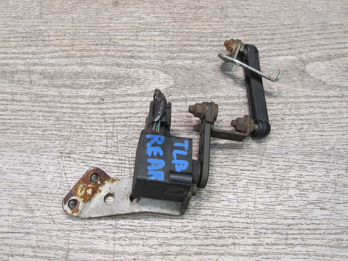 2001-2006 BMW E46 M3 3-SERIES Rear Suspension Height Level Sensor 1093698
