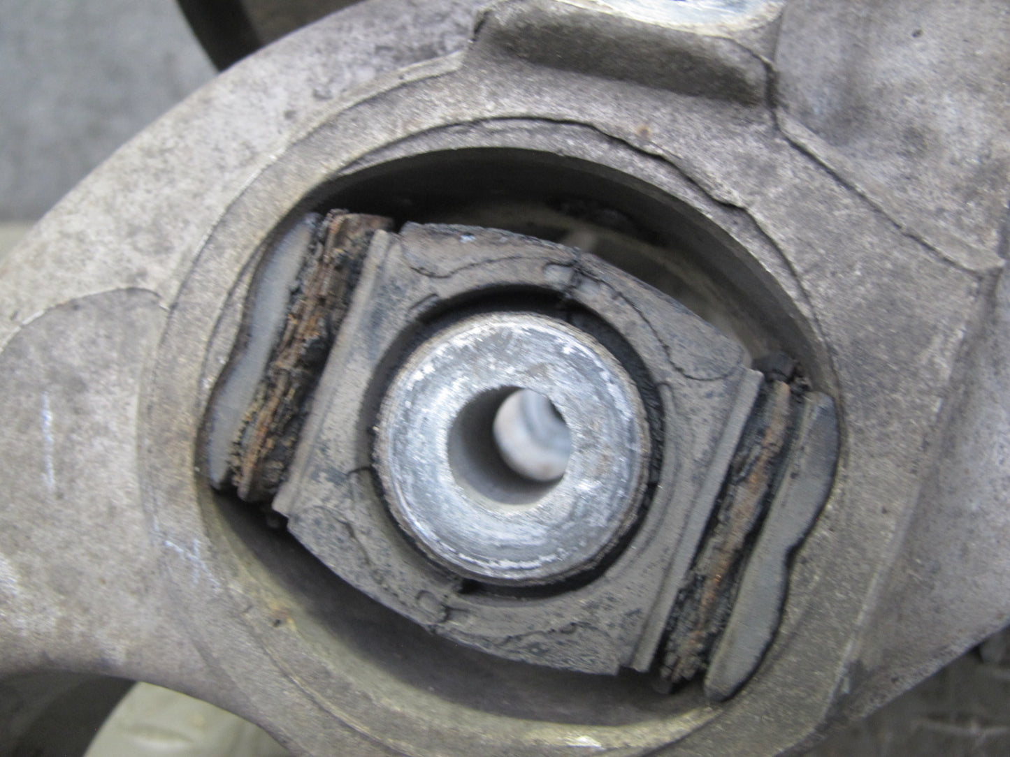 10-16 Audi B8 A4 S4 AWD Rear Right Spindle Knuckle Wheel Hub 8K0505432AR OEM