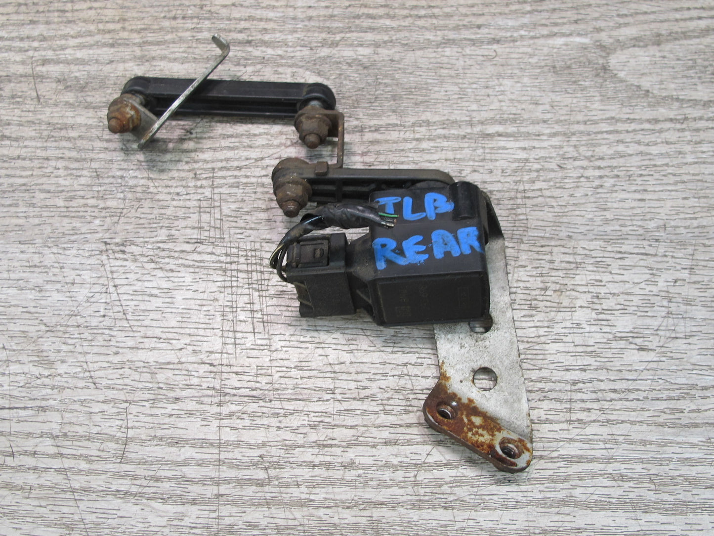 2001-2006 BMW E46 M3 3-SERIES Rear Suspension Height Level Sensor 1093698