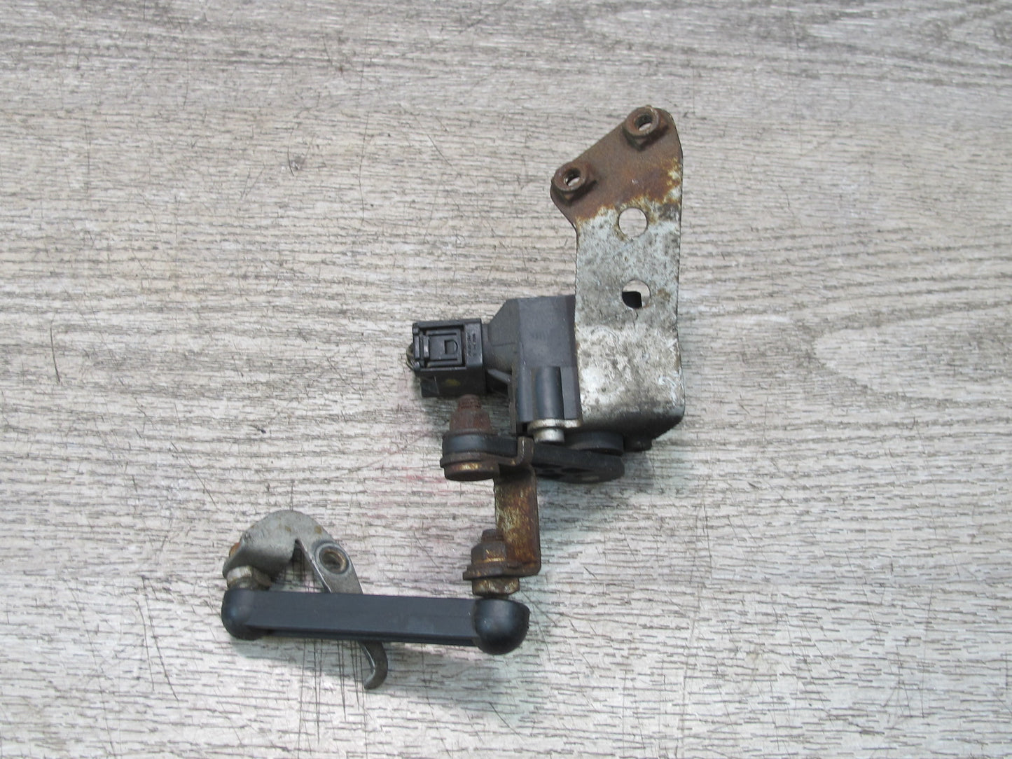 2001-2006 BMW E46 M3 3-SERIES Rear Suspension Height Level Sensor 1093698